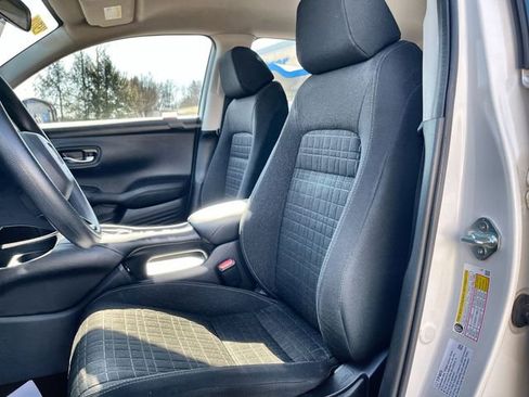 Used 2023 Honda HR-V LX image 15