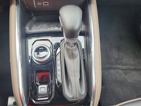Certified 2025 GMC Canyon Denali AWD/4WD image 21