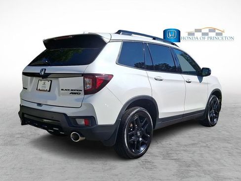Used 2024 Honda Passport Black Edition image 6