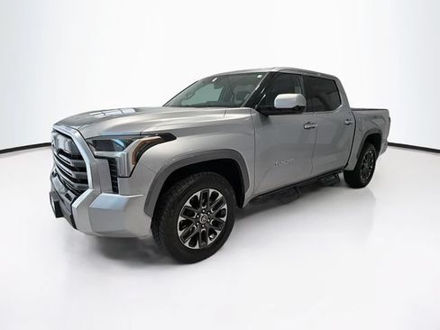 Used 2022 Toyota Tundra Limited w/ Power Package AWD/4WD image 3