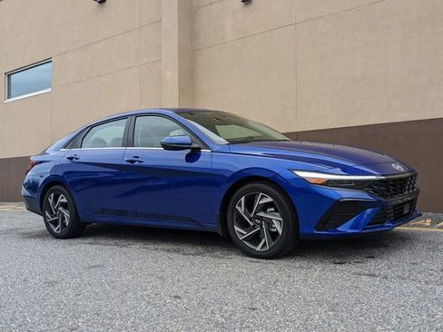 New 2025 Hyundai Elantra Limited image 2