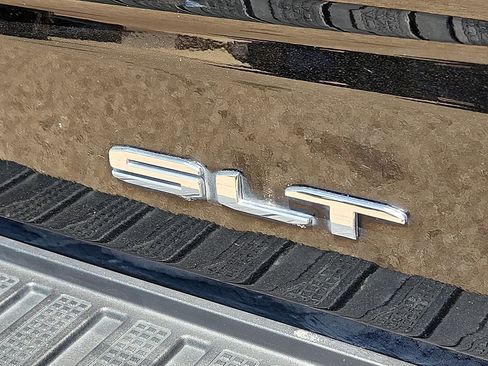 Used 2024 GMC Sierra 1500 SLT AWD/4WD image 9