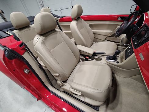 Used 2015 Volkswagen Beetle 1.8T FWD image 17