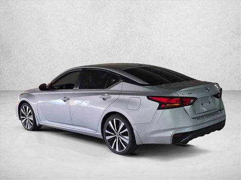 Used 2022 Nissan Altima 2.5 SR FWD image 7