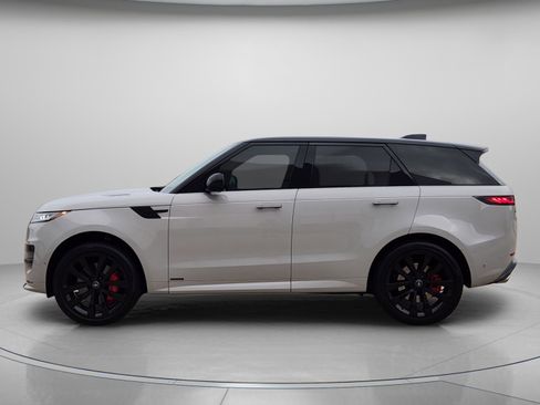 Used 2025 Land Rover Range Rover Sport Autobiography image 2
