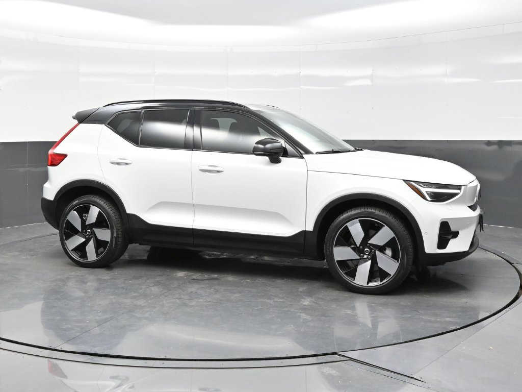 Used 2023 Volvo XC40 Recharge Ultimate AWD/4WD image 8