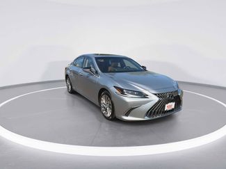 Used 2022 Lexus ES 300h w/ Luxury Package FWD video 2
