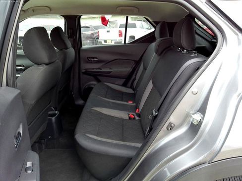 Used 2019 Nissan Kicks SV image 21