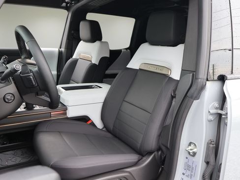 Used 2025 GMC Hummer EV 2X AWD/4WD image 10