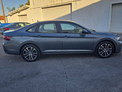 Used 2024 Volkswagen Jetta Sport image 15