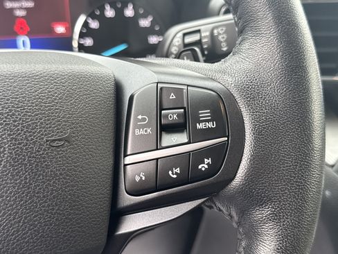 Used 2020 Ford Explorer XLT w/ Equipment Group 202A AWD/4WD image 33