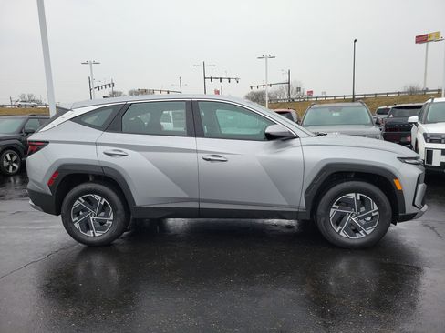 New 2026 Hyundai Tucson Blue SE image 3