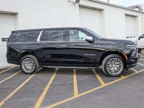 New 2026 Chevrolet Suburban Premier image 5