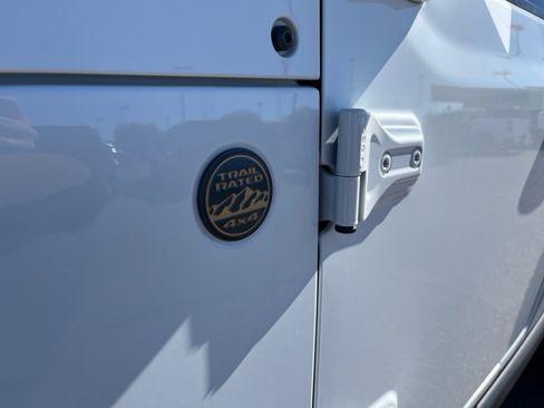 Used 2021 Jeep Wrangler Unlimited Rubicon w/ Trailer Tow Package image 23