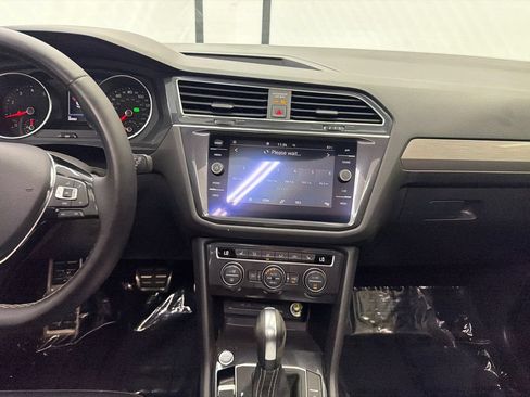 Used 2021 Volkswagen Tiguan SE R-Line FWD image 29