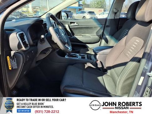 Used 2017 Kia Sportage LX w/ LX Popular Package image 4