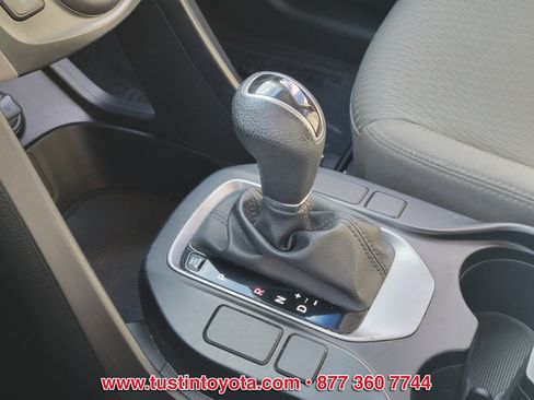 Used 2018 Hyundai Santa Fe SE w/ Cargo Package image 23