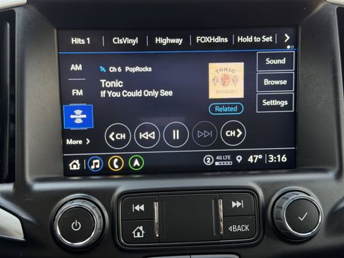 Used 2024 GMC Terrain SLT w/ Infotainment Package II image 23