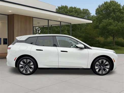 Used 2026 BMW iX xDrive45 w/ Premium Package image 6