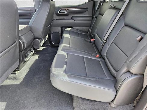 Used 2025 GMC Sierra 1500 SLT image 17