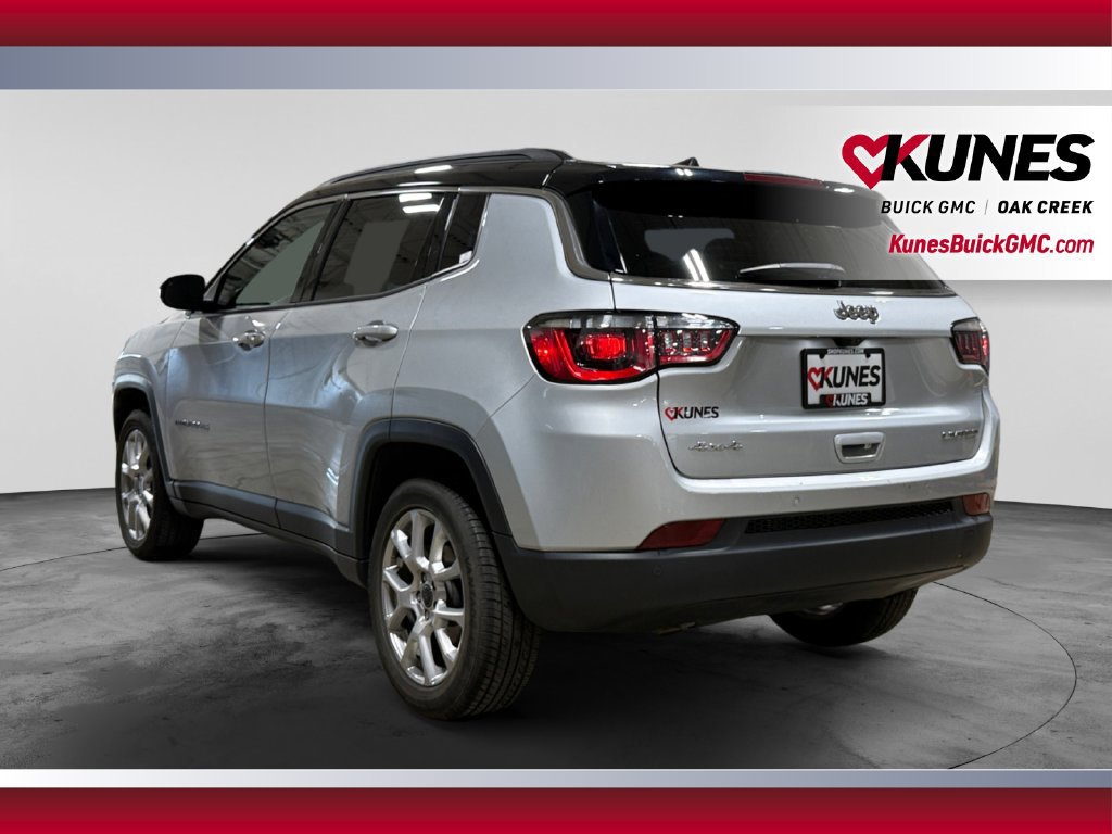 Used 2025 Jeep Compass Limited AWD/4WD image 8