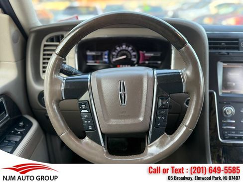 Used 2015 Lincoln Navigator 4WD image 21