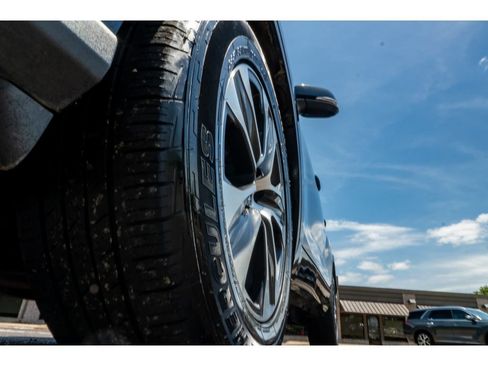 Used 2022 Toyota Highlander XLE FWD image 9