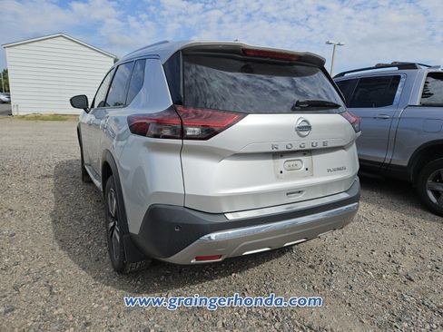 Used 2021 Nissan Rogue Platinum FWD image 9