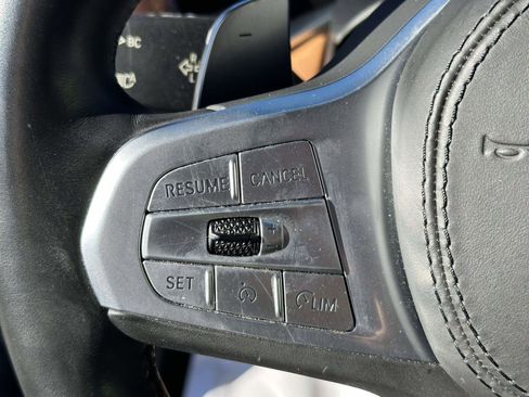 Used 2020 BMW 750i xDrive w/ M Sport Package image 22