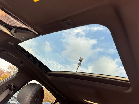 Used 2019 BMW 540i image 32