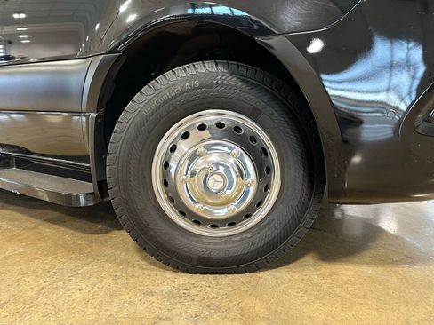 Used 2022 Mercedes-Benz Sprinter 3500 image 9