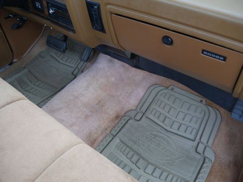 Used 1992 Dodge D/W Truck 150 RWD image 73