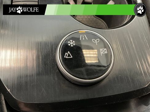Used 2021 Nissan Rogue SL AWD/4WD image 17