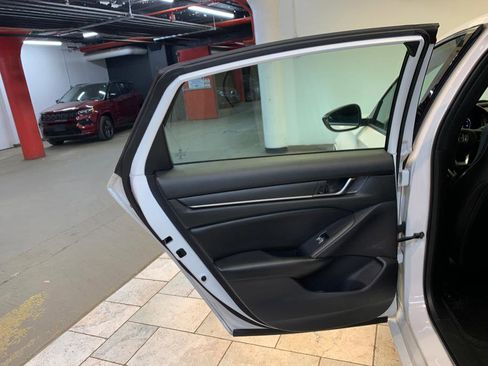 Used 2022 Honda Accord Sport image 45