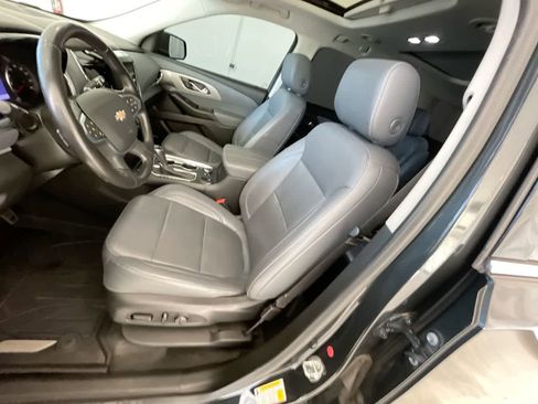 Used 2020 Chevrolet Traverse LT w/ LT Premium Package image 11