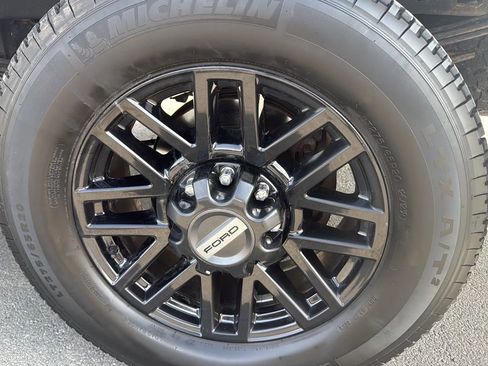 Used 2019 Ford F250 Lariat w/ Lariat Ultimate Package image 12