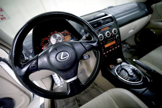 Used 2004 Lexus IS 300 w/ Pwr & Alcantara Pkg RWD image 7