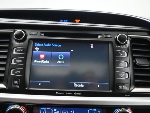 Used 2016 Toyota Highlander Limited w/ Driver Technology Package AWD/4WD image 18