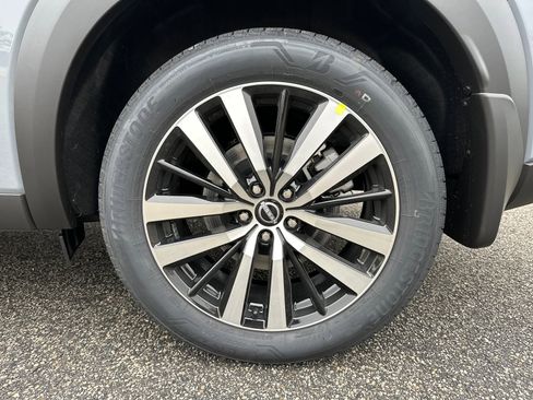 New 2025 Nissan Pathfinder Platinum image 21