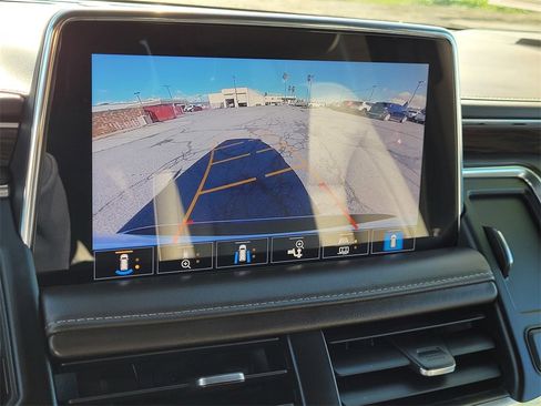 Used 2021 Chevrolet Tahoe Z71 w/ Z71 Off-Road Package image 14