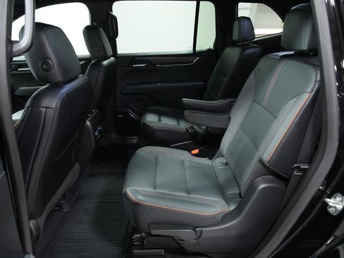 Used 2025 GMC Acadia AT4 image 23