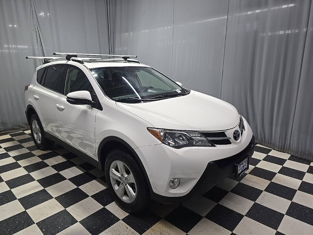 Used 2014 Toyota RAV4 XLE AWD/4WD image 3