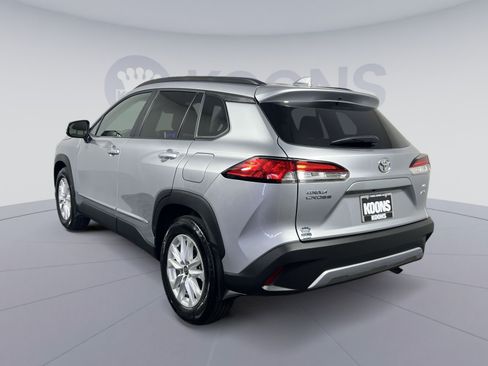 Used 2024 Toyota Corolla Cross LE AWD/4WD image 8