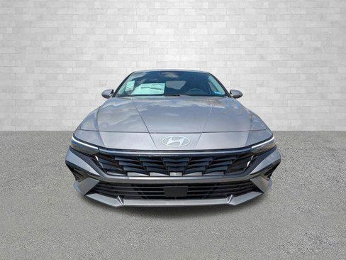 New 2026 Hyundai Elantra Limited FWD image 6