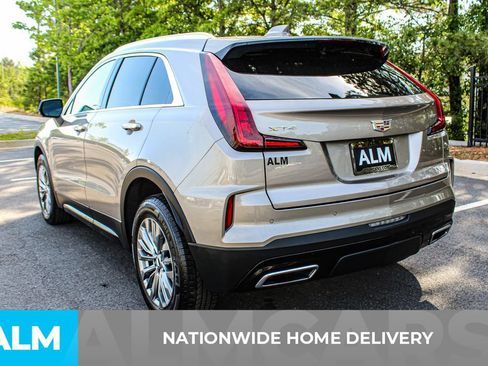 Used 2025 Cadillac XT4 Premium Luxury FWD image 4