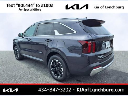 New 2025 Kia Sorento S image 6
