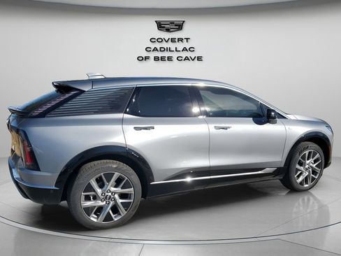 New 2026 Cadillac Optiq Luxury 2 image 10