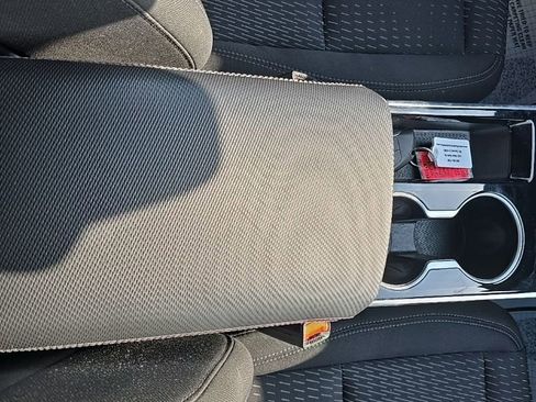 Used 2025 Chevrolet Equinox LT FWD image 29