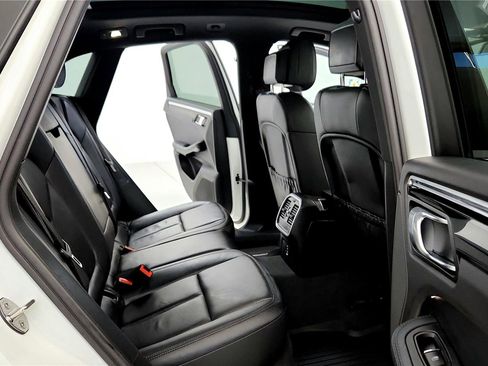 Used 2021 Porsche Macan image 29