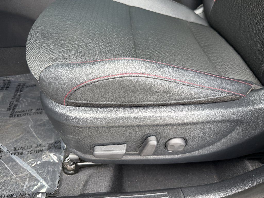 Used 2025 Kia Soul GT-Line w/ GT-Line Technology Package FWD image 31